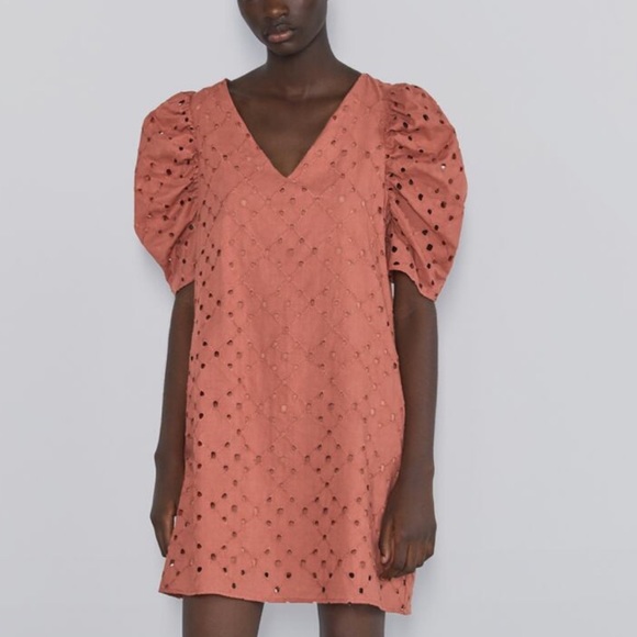 Eyelet Dress with Puffed Sleeves from Zara NWT - Picture 1 of 4